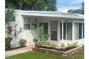 240 RUE DE FONTAINE, TAVARES, FL 32778 - MLS#MFRG5100337