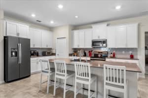 71 WHITE HORSE WAY, GROVELAND, FL 34736 Sold 10/07/25