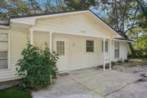 5989 159TH COURT, OCKLAWAHA, FL 32179 Sold 01/12/26