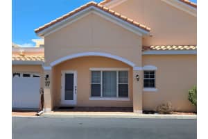 222 David Walker Dr #c2, TAVARES