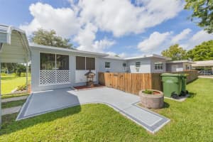 509 LEE STREET, LEESBURG, FL 34748 - MLS#MFRG5100697