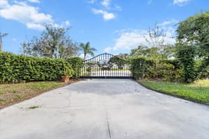 519 7TH AVENUE, CRYSTAL RIVER, FL 34428 - MLS#MFRG5100737