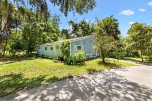 602 111TH LANE, OXFORD, FL 34484 - MLS#MFRG5100911