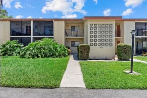2431 Bayshore Gardens Pkwy #19, BRADENTON
