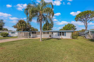 31643 Howard St, TAVARES