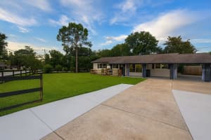 2304 COUNTRY CLUB ROAD, EUSTIS, FL 32726 - MLS#MFRG5101307