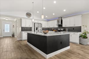 18114 EAGLES WAY, TAVARES, FL 32778 Sold 11/26/25