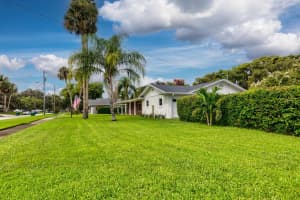 1401 LAKE SHORE BOULEVARD, TAVARES, FL 32778 - MLS#MFRG5101375
