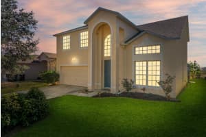 403 Sunset View Dr, DAVENPORT