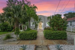 811 N Grandview St, MOUNT DORA