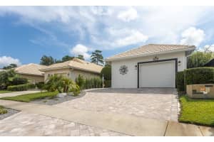 8025 SAINT ANDREWS WAY, MOUNT DORA, FL 32757 - MLS#MFRG5101520