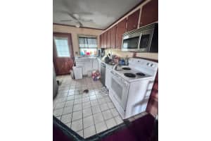 190 COLLINS STREET, UMATILLA, FL 32784 Sold 11/03/25