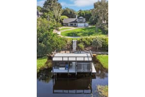 16438 Lakeshore Dr, MINNEOLA
