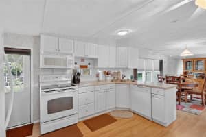 11905 LINDA AVENUE, TAVARES, FL 32778 Sold 10/07/25