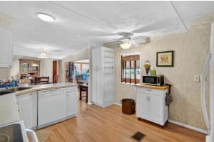 11905 LINDA AVENUE, TAVARES, FL 32778 Sold 10/07/25