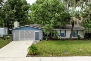 1330 Cambridge Dr, LEESBURG