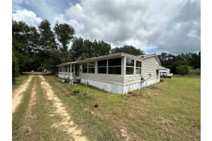 24545 SE HIGHWAY 450, UMATILLA, FL 32784 - MLS#MFRG5102093