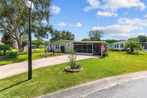802 SHARON DRIVE, LADY LAKE, FL 32159 - MLS#MFRG5102169