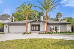 238 E Lakeshore Dr, CLERMONT