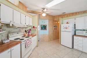 1317 MOHAWK CIRCLE, TAVARES, FL 32778 Sold 12/07/25