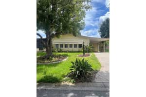 1617 HILTON HEAD BOULEVARD, LADY LAKE, FL 32159 - MLS#MFRG5102331