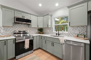 2164 CR 436E, LAKE PANASOFFKEE, FL 33538 - MLS#MFRG5102537