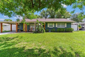 1422 ORANGE AVENUE, TAVARES, FL 32778 - MLS#MFRG5102575