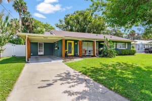 1422 ORANGE AVENUE, TAVARES, FL 32778 - MLS#MFRG5102575
