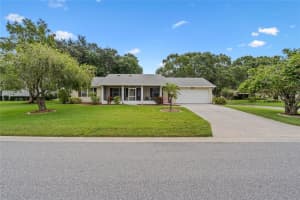 27107 RACQUET CIRCLE, LEESBURG, FL 34748 - MLS#MFRG5102686