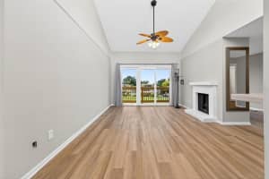 1051 HIGHLAND STREET, MOUNT DORA, FL 32757 - MLS#MFRG5102746