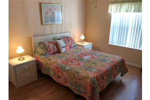 435 SANTA CLARA CIRCLE, LADY LAKE, FL 32159 - MLS#MFRG5102840