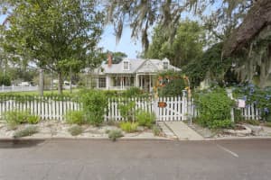 1021 THIRD AVENUE, MOUNT DORA, FL 32757 - MLS#MFRG5102889