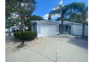 1952 Peachtree Ave The Villages, FL 32162 - Off Market