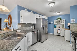 2107 ESCOBAR AVENUE, LADY LAKE, FL 32159 - MLS#MFRG5103089