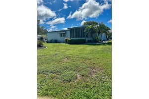 1701 PALM AIRE DRIVE, LADY LAKE, FL 32159 - MLS#MFRG5103112