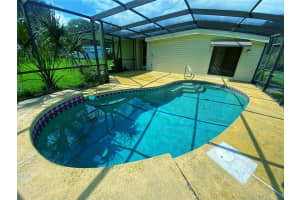 348 IVANHOE CIRCLE, LADY LAKE, FL 32159 - MLS#MFRG5103149