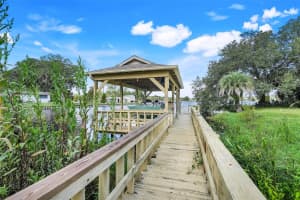 721 LAKESHORE DRIVE, CLERMONT, FL 34711 - MLS#MFRG5103220