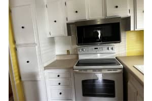 212 PARADISE S, LEESBURG, FL 34788 - MLS#MFRG5103348