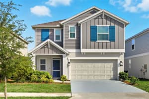 724 Daring Dr, DAVENPORT