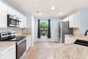 5024 BALLARK STREET, MOUNT DORA, FL 32757 - MLS#MFRG5103788