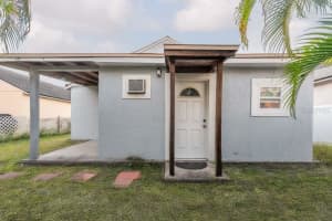 9455 DEARMONT AVENUE, ORLANDO, FL 32825 - MLS#MFRG5103988