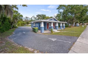 1704 MAIN STREET, LEESBURG, FL 34748 - MLS#MFRG5104204