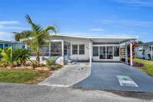 225 PARADISE S, LEESBURG, FL 34788 - MLS#MFRG5104391