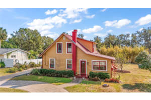 7206 EARLWOOD AVENUE, MOUNT DORA, FL 32757 - MLS#MFRG5104402