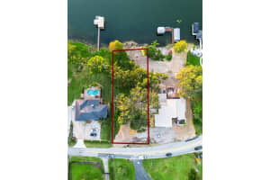 E CROOKED LAKE DR, EUSTIS, FL 32726 - MLS#MFRG5104526