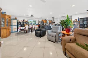 37104 COUNTY ROAD 452, GRAND ISLAND, FL 32735 - MLS#MFRG5104531