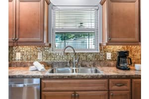 828 SILVER OAK AVENUE, LADY LAKE, FL 32159 - MLS#MFRG5104555