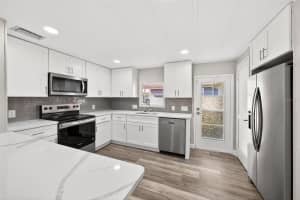 1114 ELKHART CIRCLE, TAVARES, FL 32778 - MLS#MFRG5104648