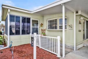 173 PARADISE N, LEESBURG, FL 34788 - MLS#MFRG5104776