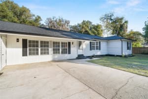 206 TRUETT STREET, LEESBURG, FL 34748 - MLS#MFRG5104826